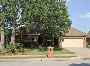 116 Berkshire Dr, Edmond, OK 73034