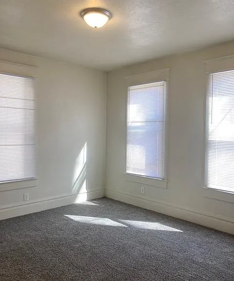 2419 NE Madison Ave — Photo 6