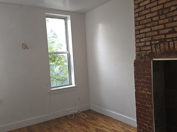 4th image of 291 Jefferson Ave