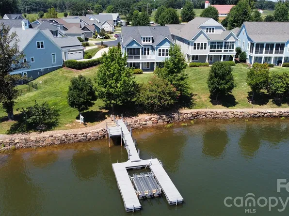 122 Sisters Cove Ct, Mooresville, NC 28117