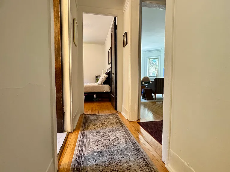 1448 W Winnemac Ave #1 — Photo 6