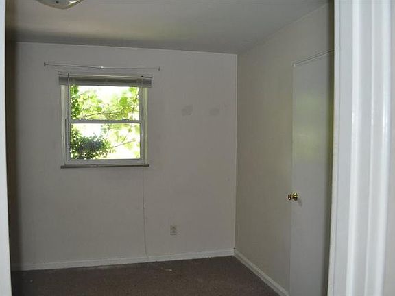 3rd image of 115 Lafayette Dr #117