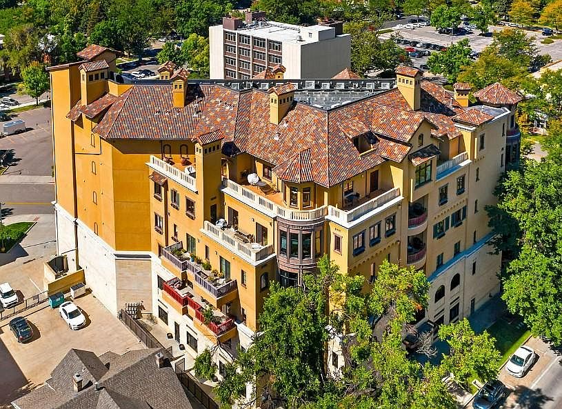 Cortina Lofts Building