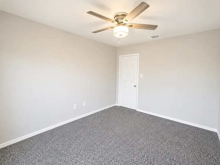 5700 Madelyn Dr — Photo 15