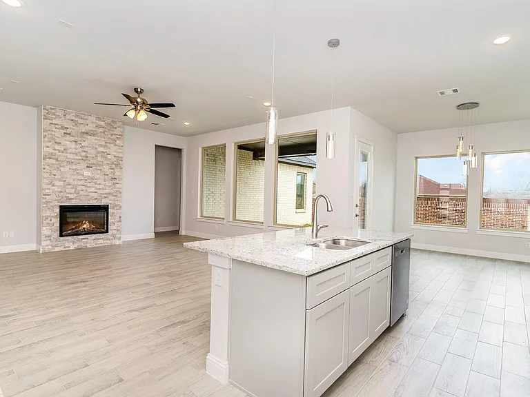 5209 Noble Ln — Photo 8