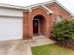 1041 McKavett Dr, Fort Worth, TX 76140