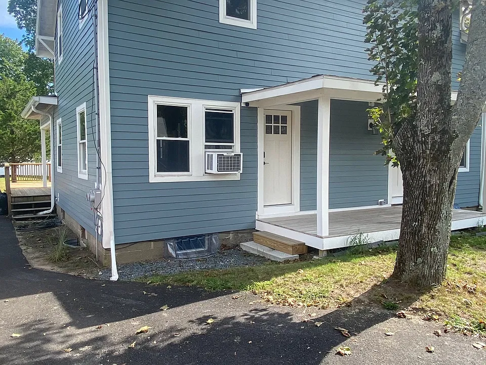 5 Evergreen St #5