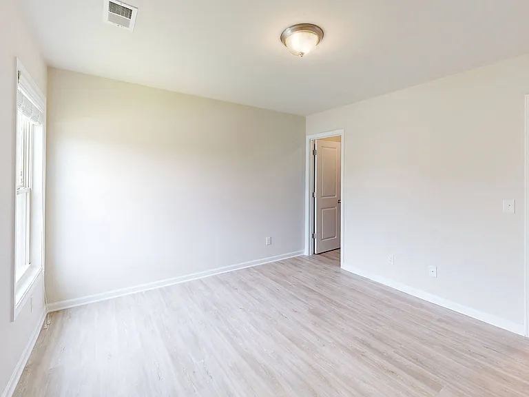 Quinn Residences at McCart Landing — Photo 32