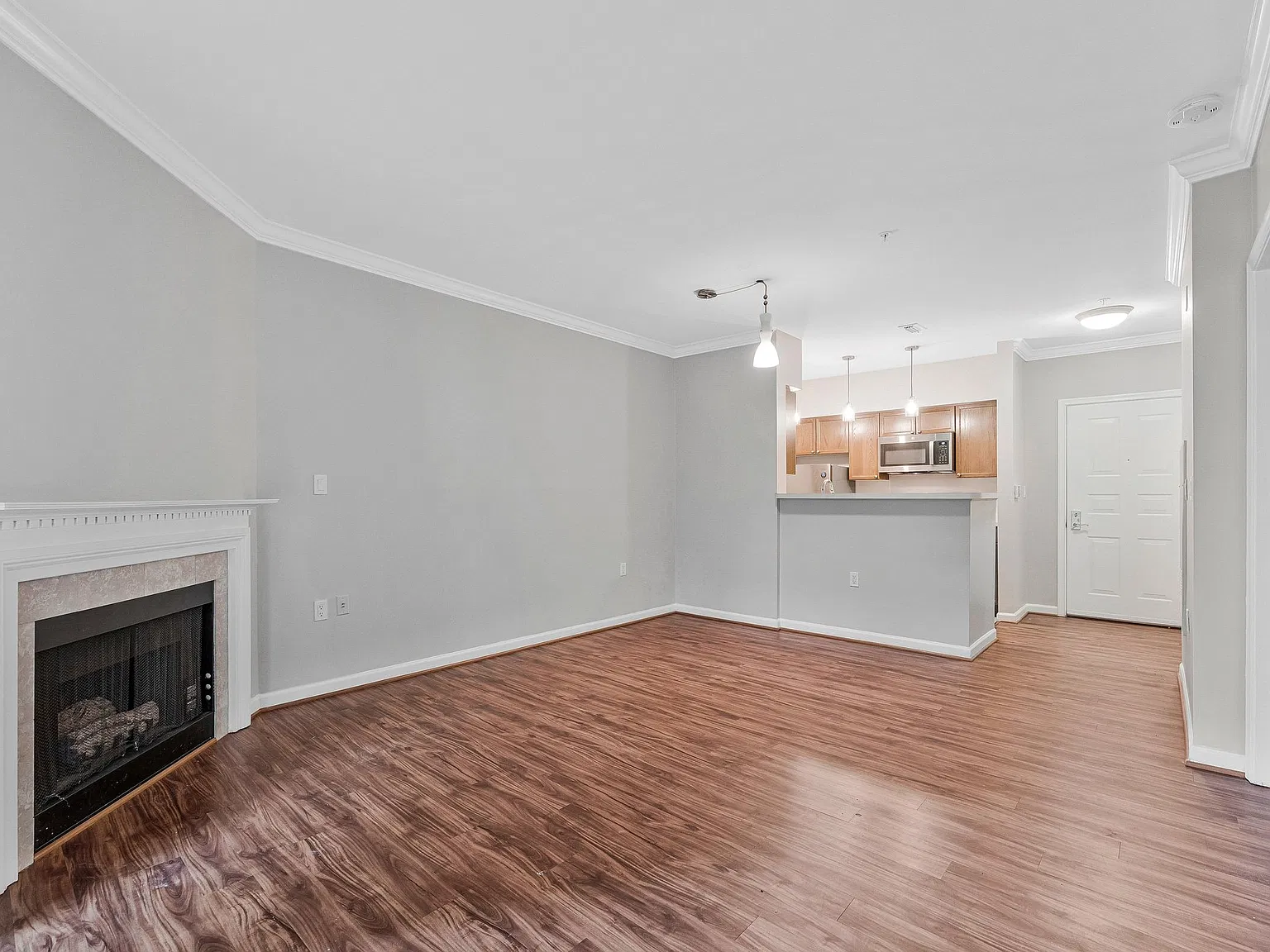 2204 Westcourt Ln — Photo 4