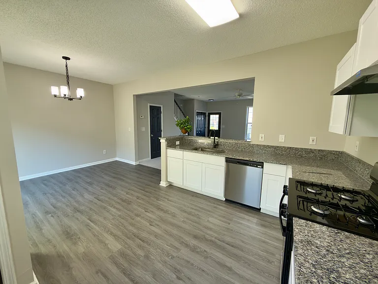 10900 Wittenridge Dr #E8 — Photo 5