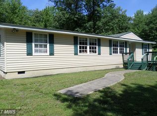 997 Lakeview Dr, Colonial Beach, VA 22443