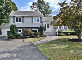 85 Moehring Dr, Blauvelt, NY 10913