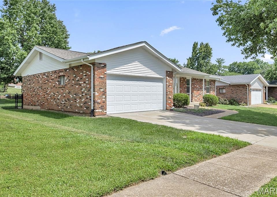 2nd image of 7054 Flower Ln