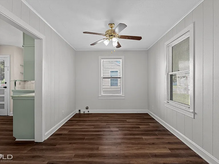 245 E Elmwood St — Photo 13