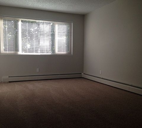 3rd image of 527 W Alder St APT D206