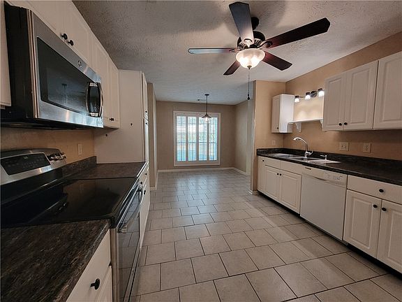 2nd image of 1042 Birch Cir