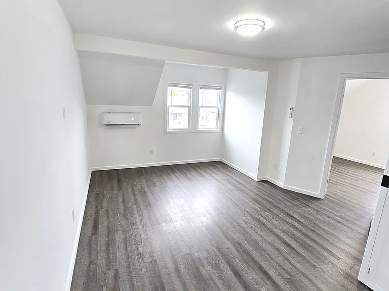 1318 S 3rd St #4 — Photo 3