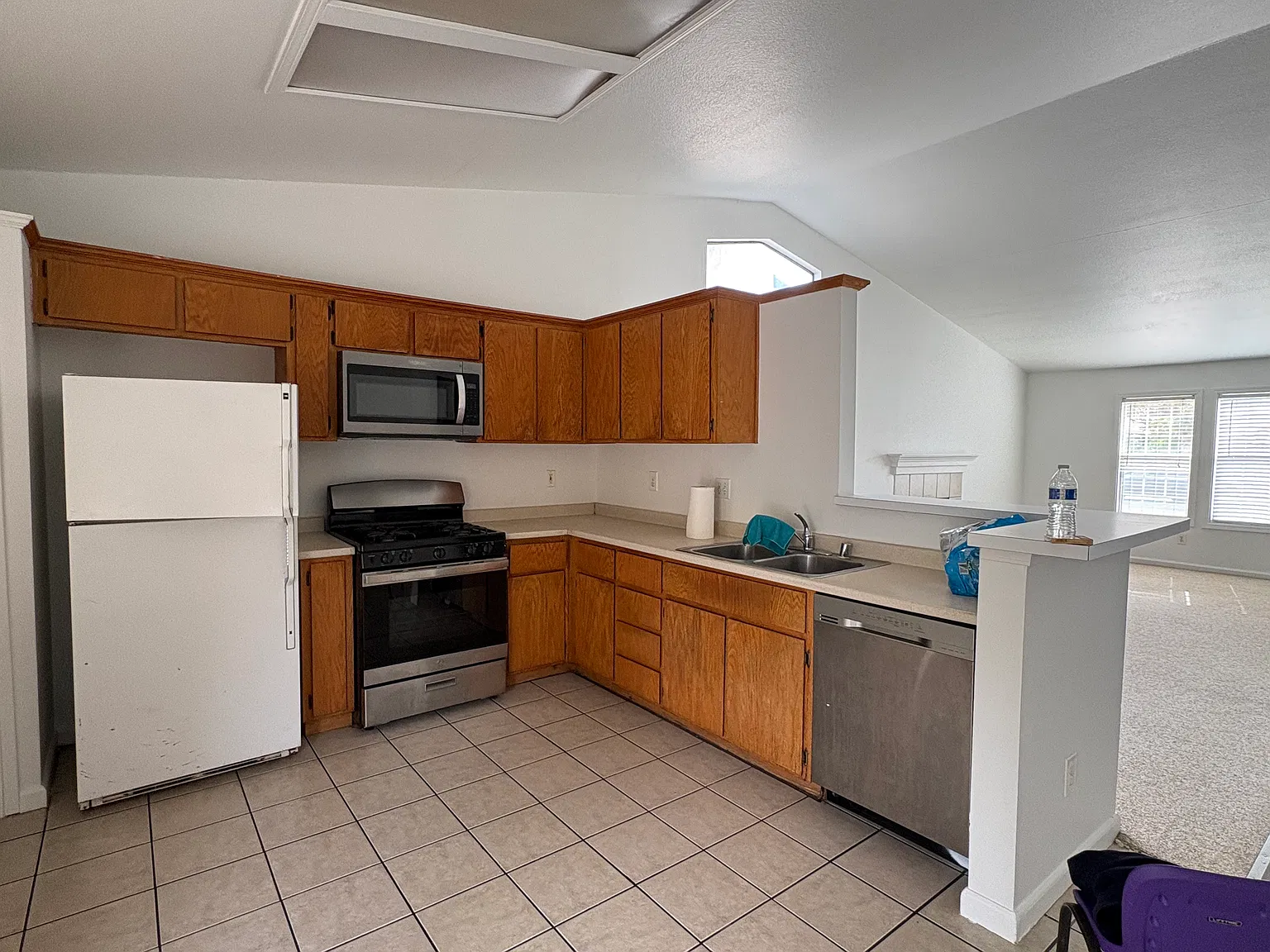 4 bed, 1440 sqft, $2,400 — Photo 3