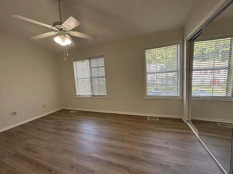 1801 Queen Anne Ct — Photo 13