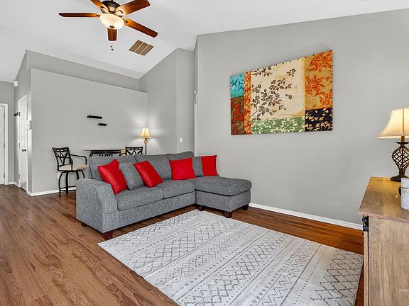 3rd image of 2600 Muskrat Ave