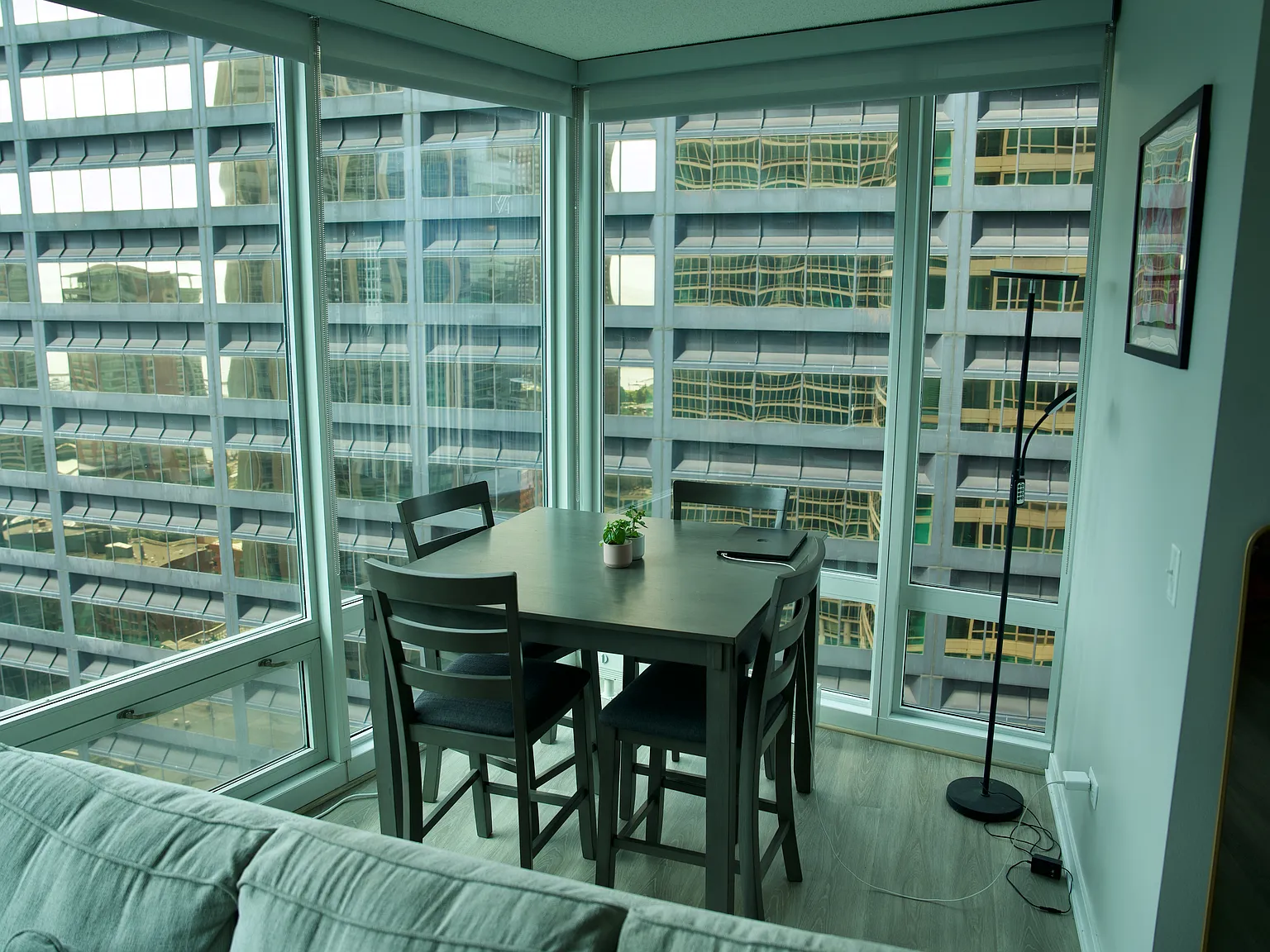 1 bed, 1.5 bath, 1043 sqft, $3,539 — Photo 3