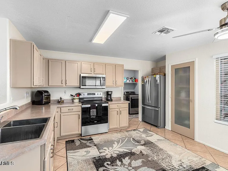 40147 N Cassara Dr — Photo 6