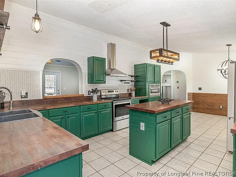 18 Five Ponds Dr — Photo 10