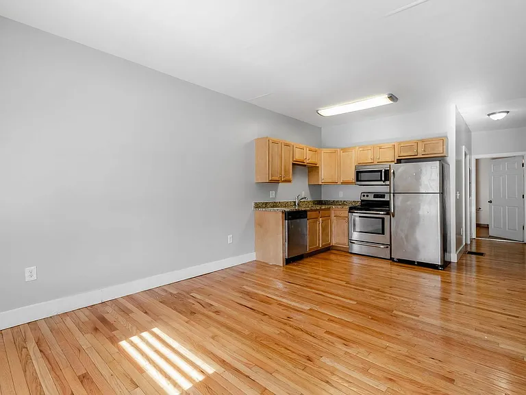 24 Chittenden Ave — Photo 6
