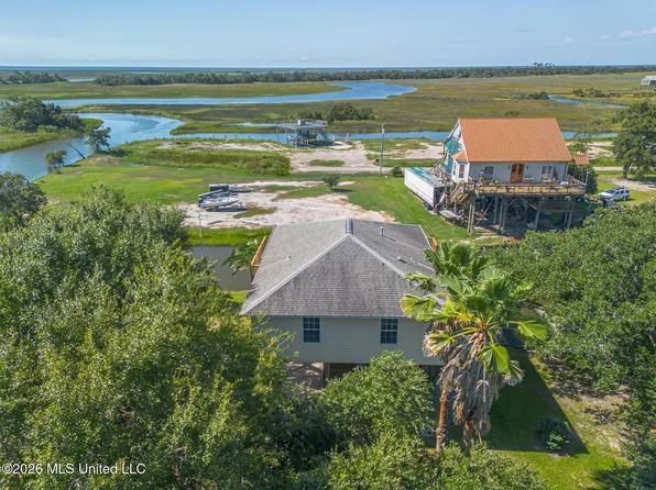 10091 E Bayou Rd, Bay Saint Louis, MS 39520