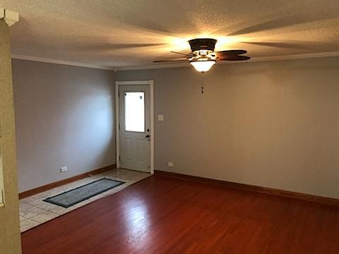 4th image of 4432 W 142nd St