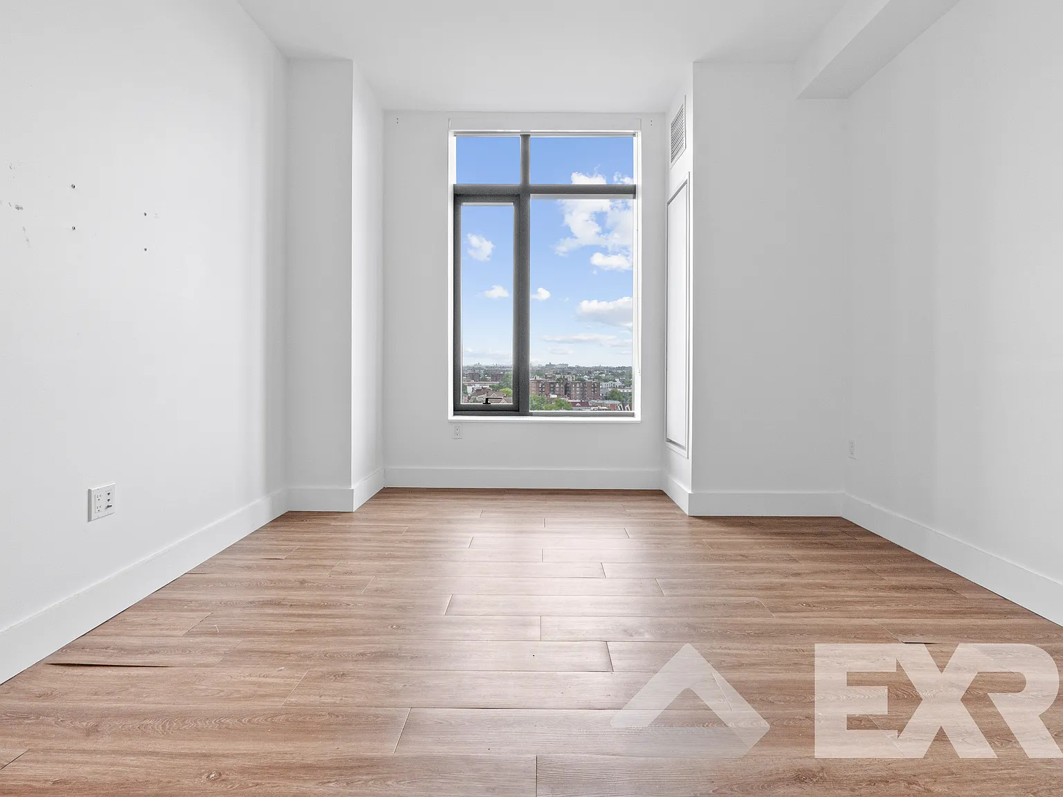 2230 Cropsey Ave — Photo 4