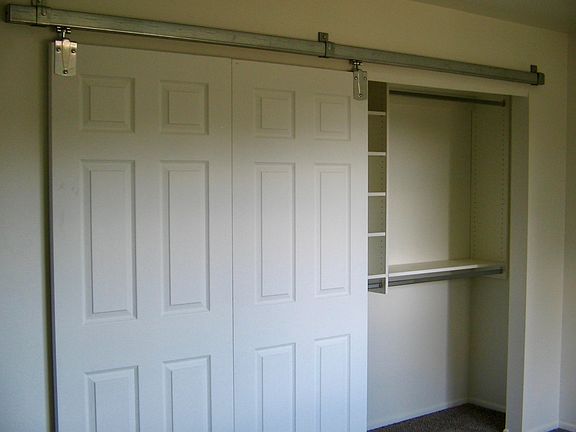 3rd image of 4011 Foster Cir