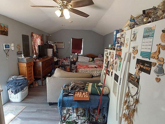 4th image of 27437 Waterfall Dr