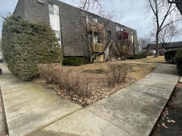 220 Madison St Unit 2D, Joliet, IL 60435