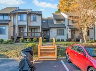 222 Bridgewater Dr, Newport News, VA 23603