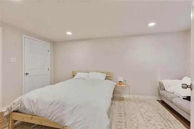 3 bed, 1200 sqft, $3,600 — Photo 3