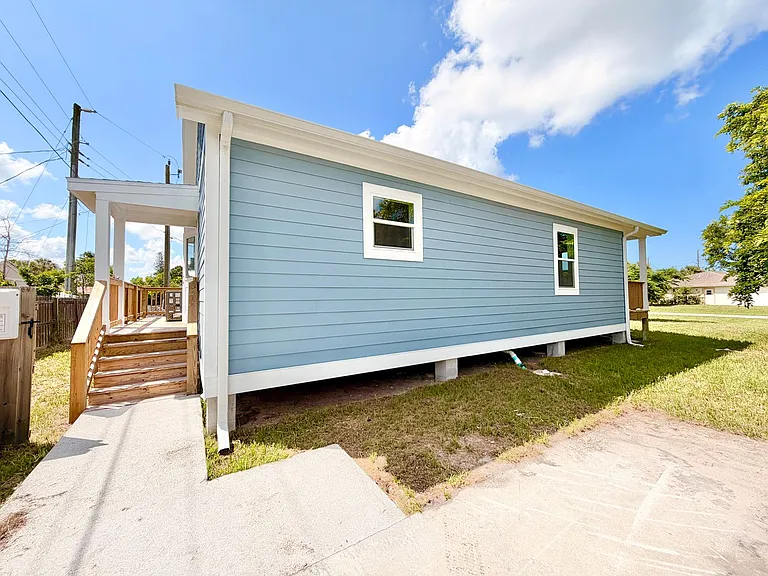 4861 Catalina Dr — Photo 12