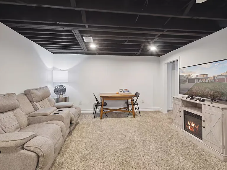 11179 Mandale Dr — Photo 24
