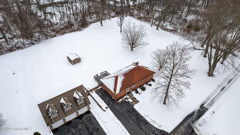 3rd image of 14 Midland Avenue