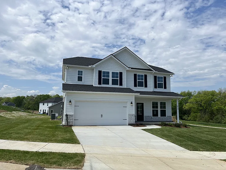 813 Easton Ln — Photo 1