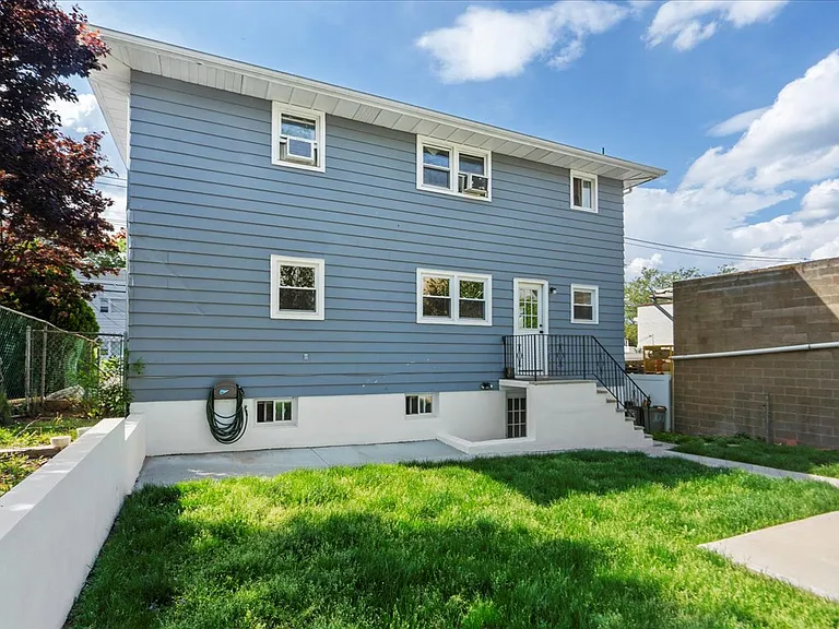 130 Gaston Ave #1 — Photo 30
