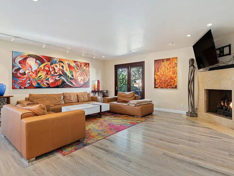 1251 Bel Air Dr — Photo 6