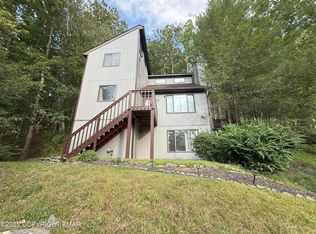 6271 Decker Rd, Bushkill, PA 18324