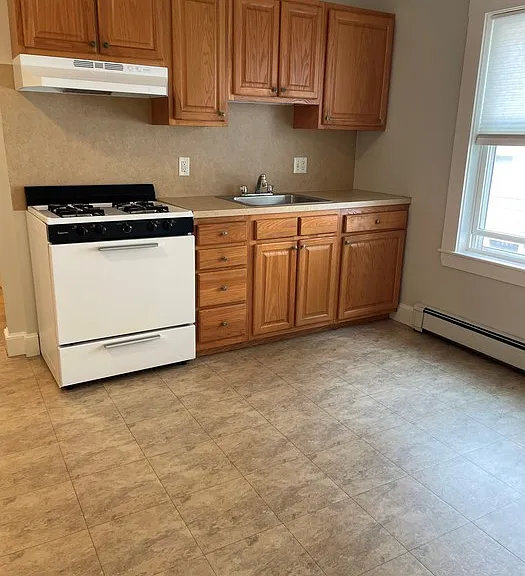 376 Crescent St #1 — Photo 9