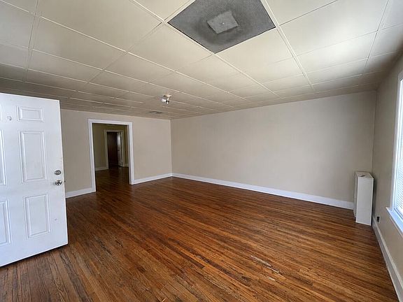 4th image of 603 S College St