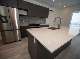307 Prince Albert Rd #1302, Halifax, NS B2Y 1N3