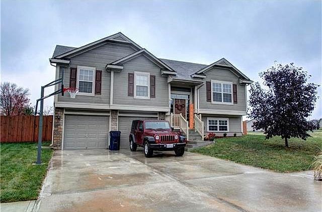 1st image of 917 NW Long Dr