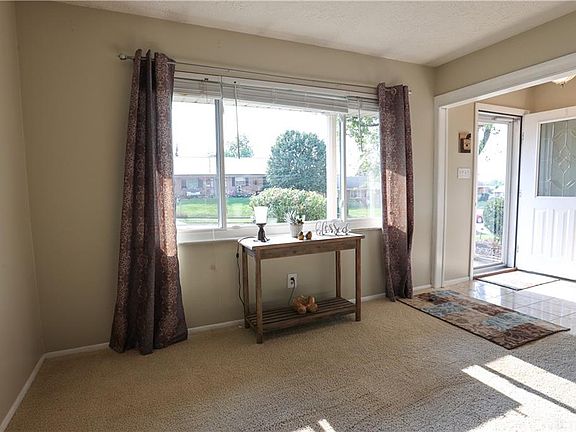 5th image of 232 Carlwood Dr