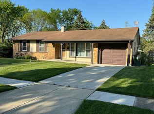 925 Wilshire Ave, Elk Grove Village, IL 60007