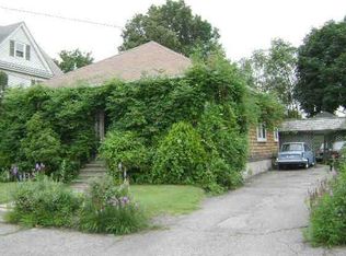 21 Crescent Rd, Pawtucket, RI 02861